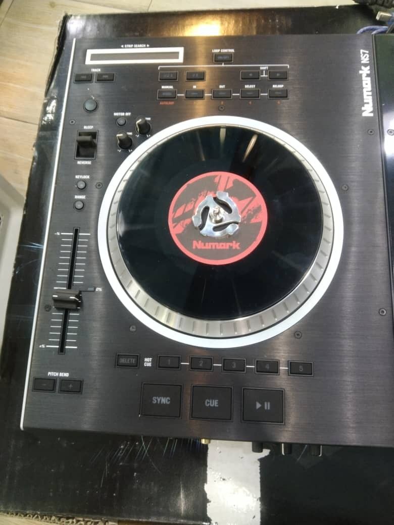 Numark Serato DJ Pro付き DJターンテーブルV7 (2) 【公式通販】