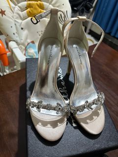 Wedding/Formal Event shoes in Champagne Color (Matthews Brand)