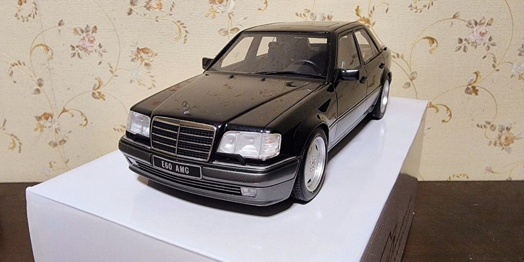 Mercedes-Benz W124 E60 AMG Otto 1/18, Hobbies & Toys, Toys & Games