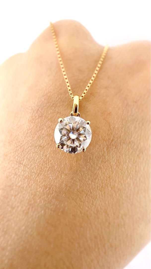 1ct round moissanite pendant/necklace (Category: Necklaces) located in Manila. Submitted by getitonline (Listing ID 1301497581, Image 2). Description: 💎 18k solid whitegold hk setting 💎 1 carat princess cut pendant 🏷️ Php 6,500 pendant. 16,000 with paperclip chain. Color: D Clarity: VVS Very brilliant & sparkly ✨ #investment #18kgold #hkgold #hksetting #moissanite #whitegold #yellowgold #jewelry #legit #investingold.