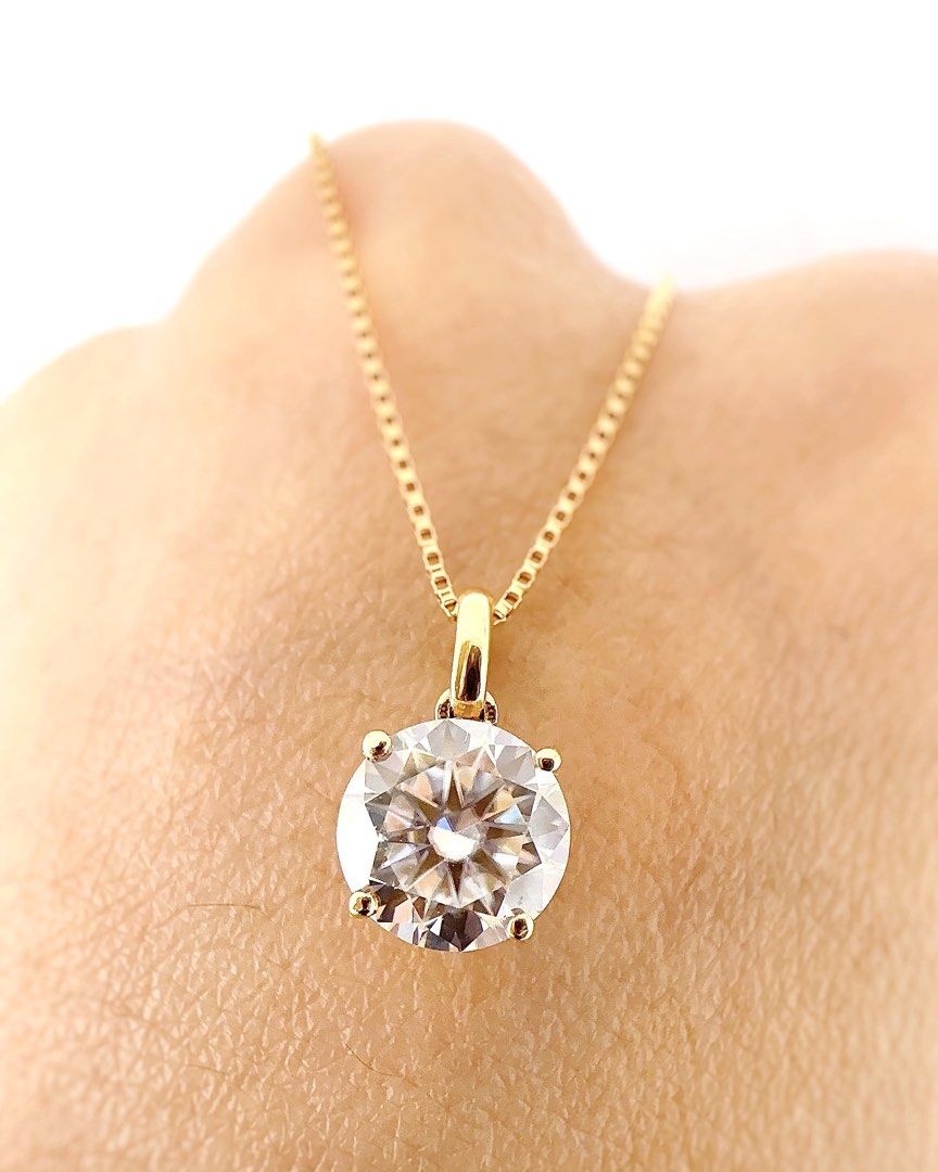 1ct round moissanite pendant/necklace (Category: Necklaces) located in Manila. Submitted by getitonline (Listing ID 1301497581, Image 1). Description: 💎 18k solid whitegold hk setting 💎 1 carat princess cut pendant 🏷️ Php 6,500 pendant. 16,000 with paperclip chain. Color: D Clarity: VVS Very brilliant & sparkly ✨ #investment #18kgold #hkgold #hksetting #moissanite #whitegold #yellowgold #jewelry #legit #investingold.