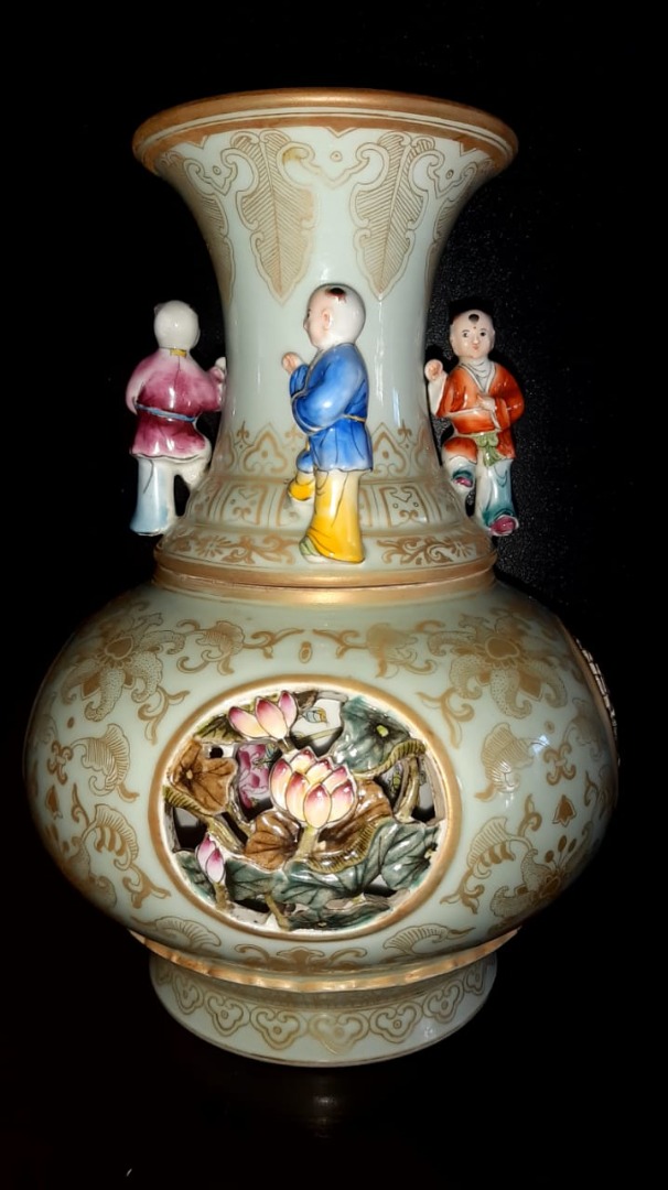 陶額 淡青釉金彩陶［園遊] （日本名窯陶瓷圖鑑》＠圖博館－黑暗