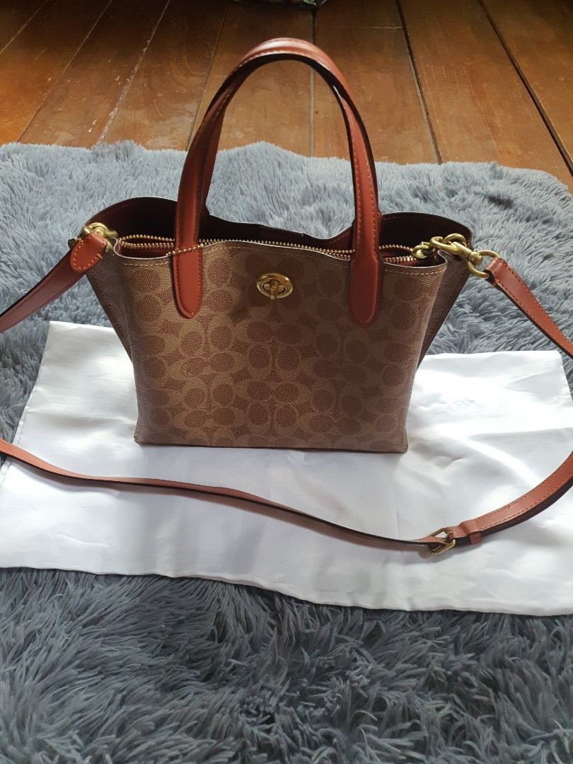 AUTHENTIC COACH BOUGHT IN COACH OUTLET STORE Women s Fashion Bags Wallets Cross body Bags on Carousell