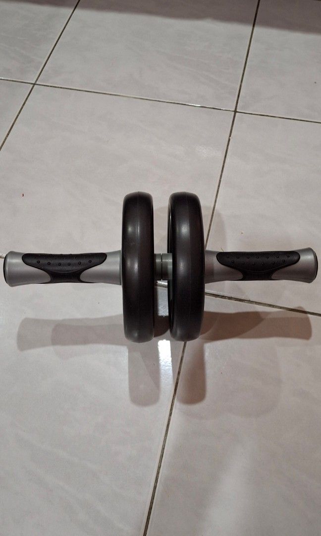 Abs Roller (Category: Toning & Stretching Accessories) located in Semenyih. Submitted by triur (Listing ID 1305877372, Image 1). Description: - Feel free to ask for more pictures of the abs roller's condition if you want!.