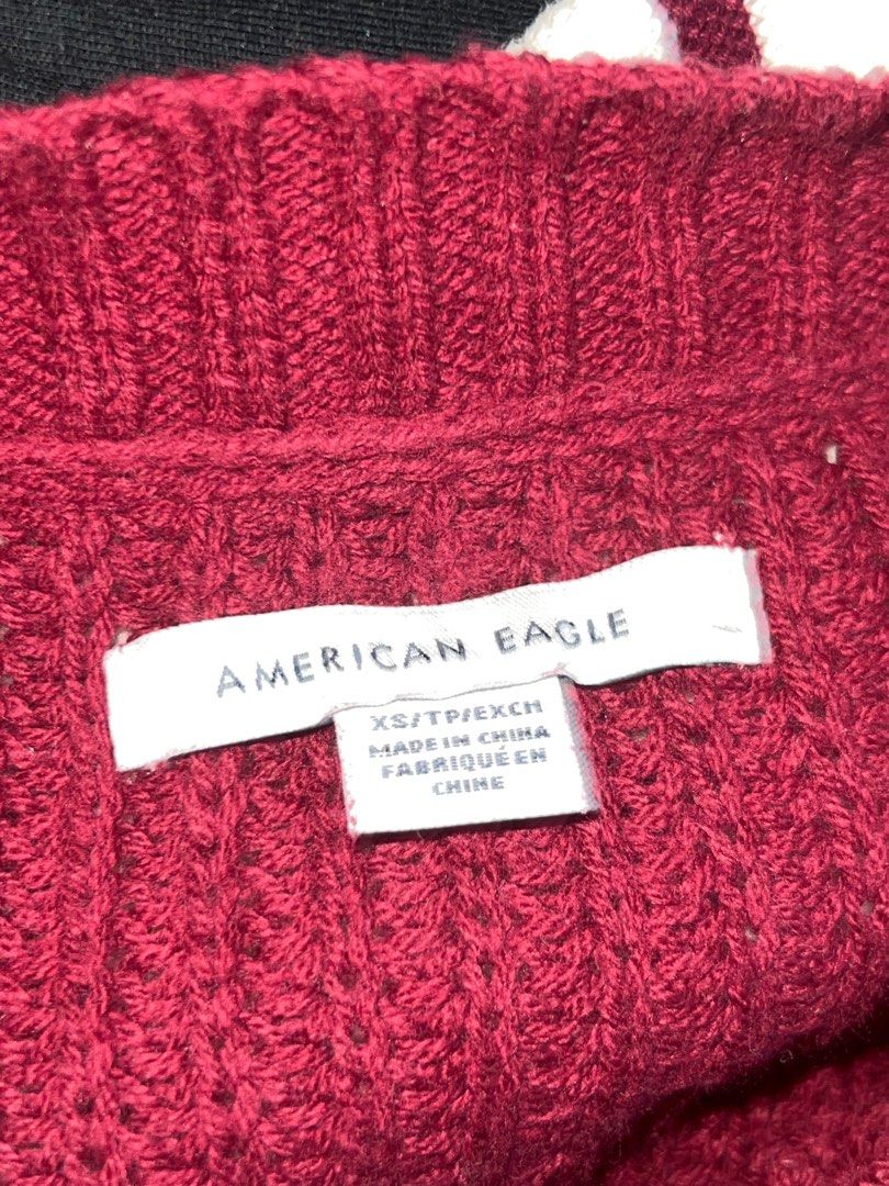 American Eagle Knitted Sweater (Category: Longsleeves) located in Manila. Submitted by _glowkey (Listing ID 1305998521, Image 2). Description: can fit medium to large.