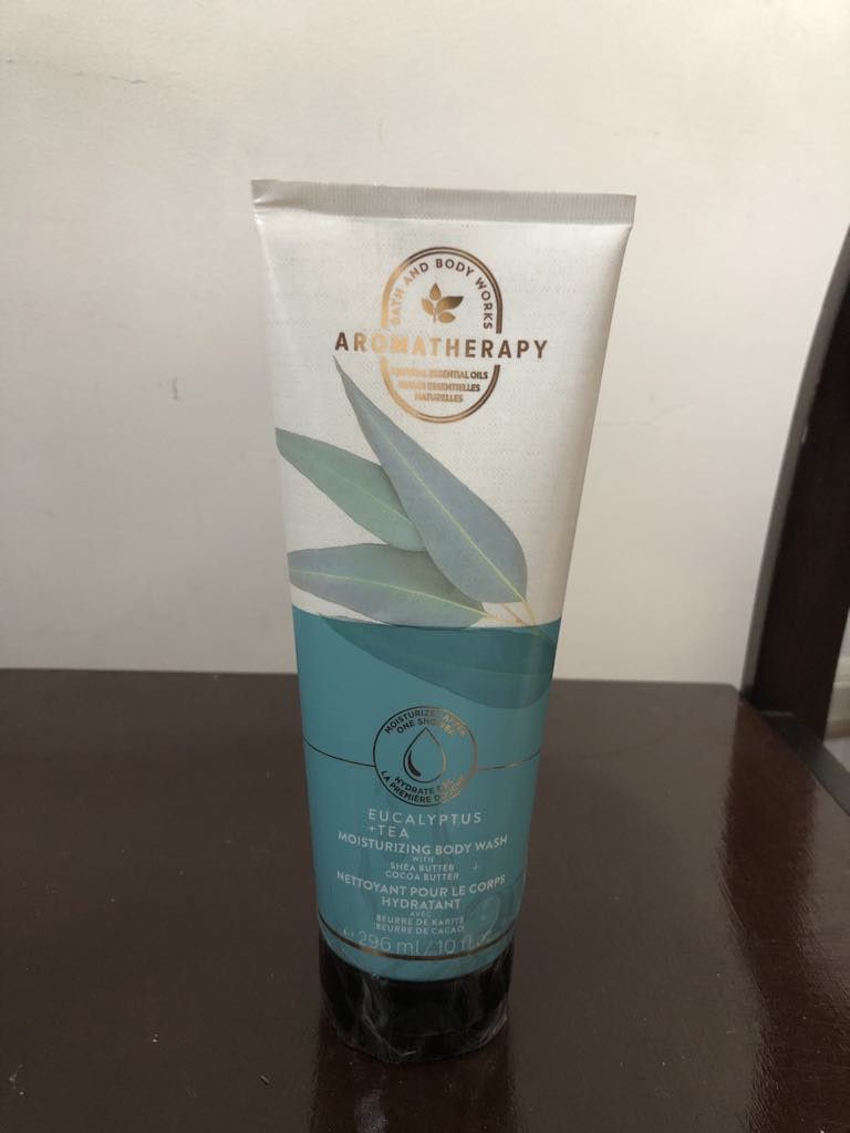 BATH & BODY WORKS BODY CREAM (Category: Bath) located in Makati City. Submitted by nicolaylay (Listing ID 1305869644, Image 3). Description: ORIGINAL.
