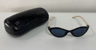 Chanel iconic vntg cats eye sunglasses