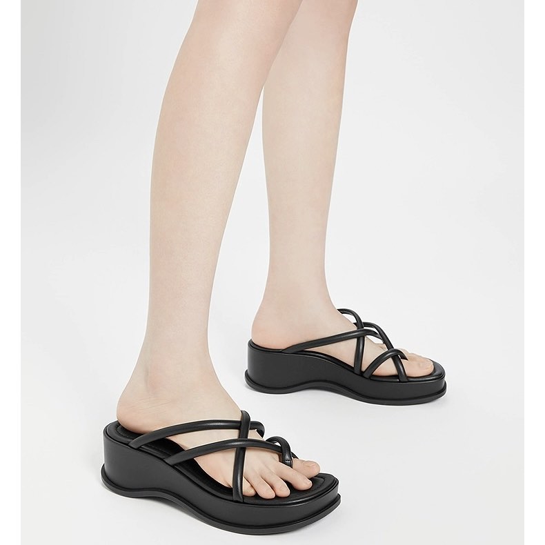 ★CHARLES&KEITH★Strappy Tubular Wedge Sandals/送料込 ☆CHARLES&KEITH☆Strappy Tubular Wedge Sandals/送料込