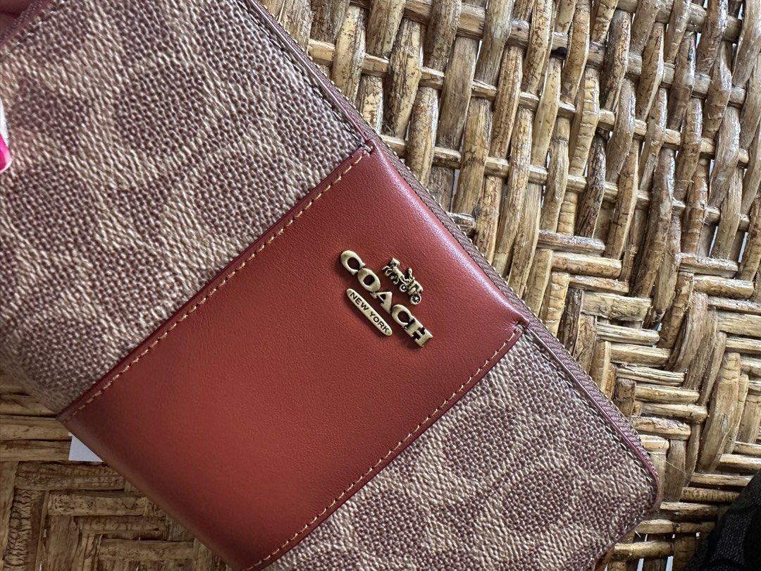C0ach accordion zip wallet in colorblock signature canvas Women s Fashion Bags Wallets Wallets Card holders on Carousell
