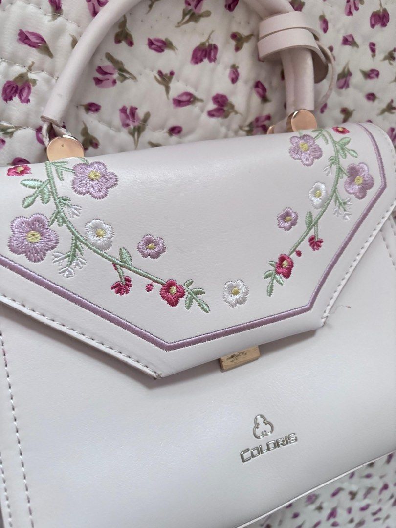 Coloris sling bag
