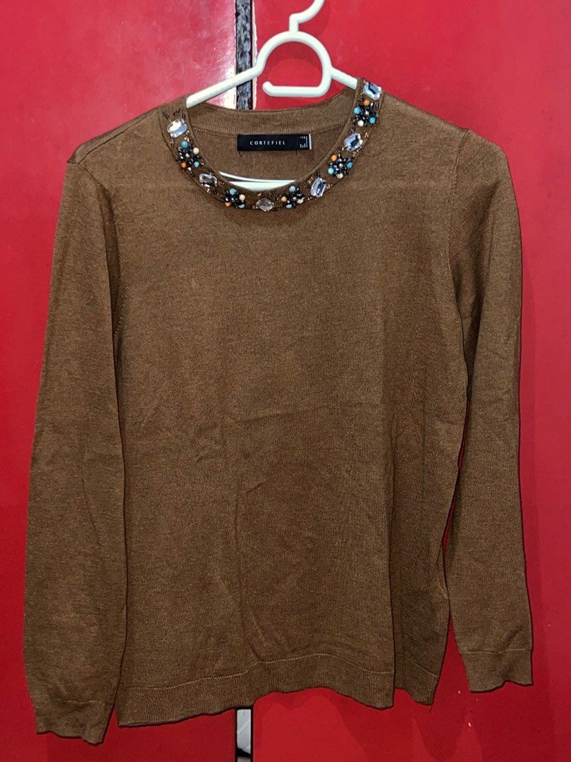 Cortefeil Brown Longsleeves (Category: Longsleeves) located in Manila. Submitted by _glowkey (Listing ID 1305999841, Image 1). Description: .