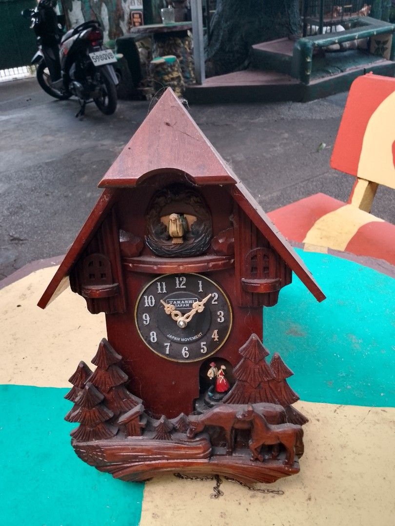 for sale vintage cuckoo clock (Category: Clocks) located in Caloocan City. Submitted by kaymatias (Listing ID 1305877746, Image 1). Description: For sale vintage cuckoo clock defective,sell as is.