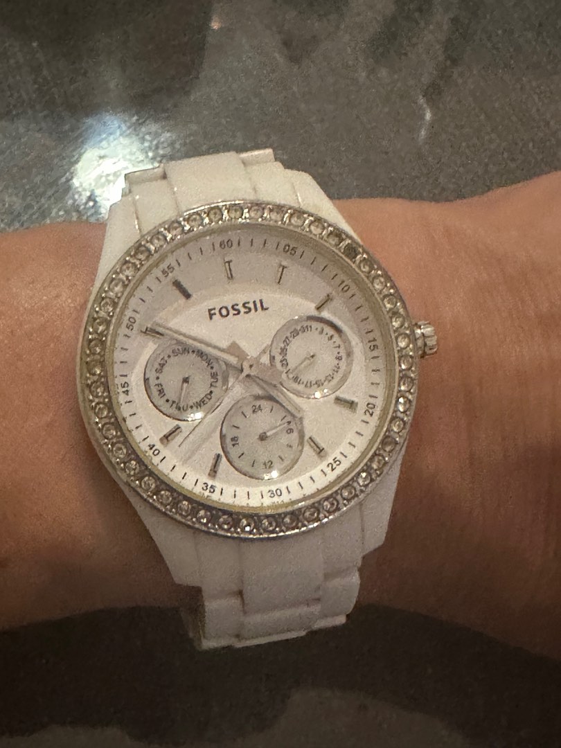 Fossil Women s ES1967 Stella Day Date Display Quartz White Dial Watch Women s Fashion Watches Accessories Watches on Carousell