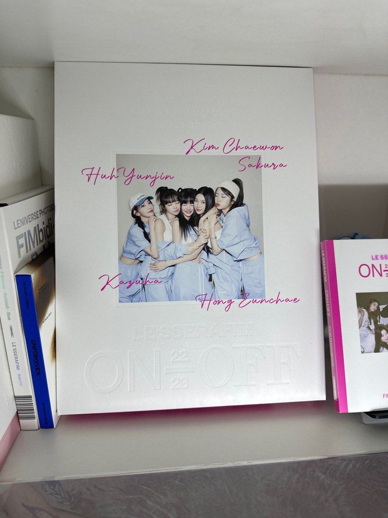 Lesserafim Discography LESSERAFIM Mini Albums & WeVerse Albums with Photocards, Hobbies & Toys ...