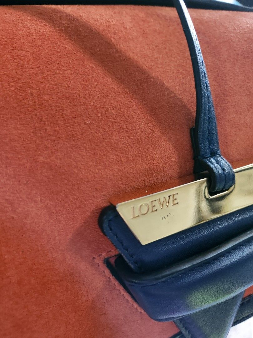 Loewe Barcelona (Category: Luxury Bags & Wallets) located in Butuan. Submitted by yangzzzverzosa (Listing ID 1305938603, Image 2). Description: minimal signs of wear in good condition med size; searchable code.