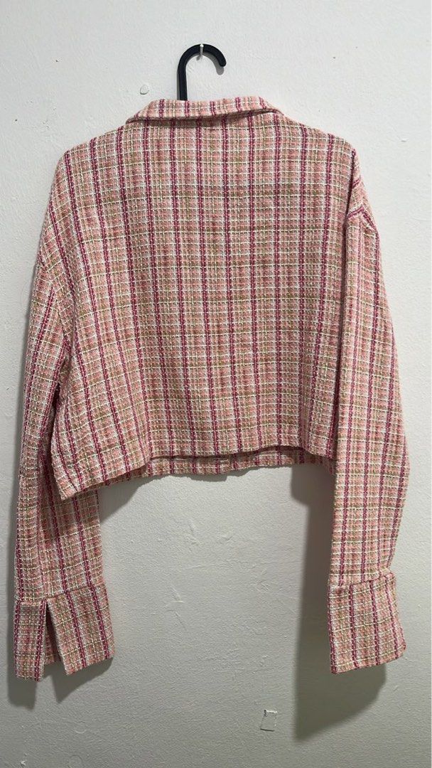 Lovito outer (Category: Other Tops) located in Ampang. Submitted by brryn (Listing ID 1305845674, Image 2). Description: .