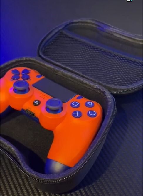 ☑️LOWEST PRICE! CONTROLLER PROTECTIVE POUCH!🎮 (Category: Cases & Covers) located in Manila. Submitted by gigaware (Listing ID 1305929108, Image 3). Description: 🎮Guard Your Gaming Gear: Protect Your Controller in Style! AVAIL NOW (SPECIFICATIONS) Compatibility: For Gaming Controllers (as shown in the sample picture) and items Interior Storage size: 16x6x13 Material: EVA + PU (Shockproof, dustproof, and waterproof) Internal soft cotton fabric Co