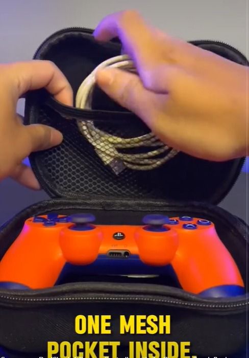 ☑️LOWEST PRICE! CONTROLLER PROTECTIVE POUCH!🎮 (Category: Cases & Covers) located in Manila. Submitted by gigaware (Listing ID 1305929108, Image 2). Description: 🎮Guard Your Gaming Gear: Protect Your Controller in Style! AVAIL NOW (SPECIFICATIONS) Compatibility: For Gaming Controllers (as shown in the sample picture) and items Interior Storage size: 16x6x13 Material: EVA + PU (Shockproof, dustproof, and waterproof) Internal soft cotton fabric Co