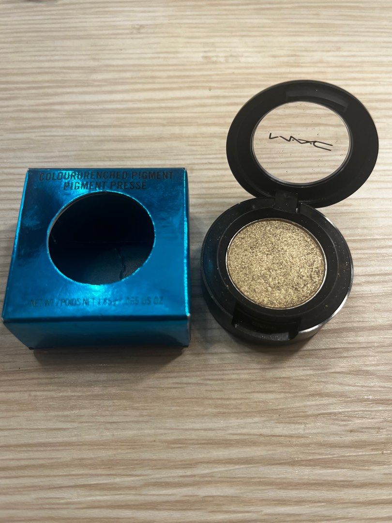 MAC single eyeshadow (Category: Makeup) located in Quezon City. Submitted by micmouse24 (Listing ID 1305965440, Image 2). Description: Shade: night thrill Swatched once only.
