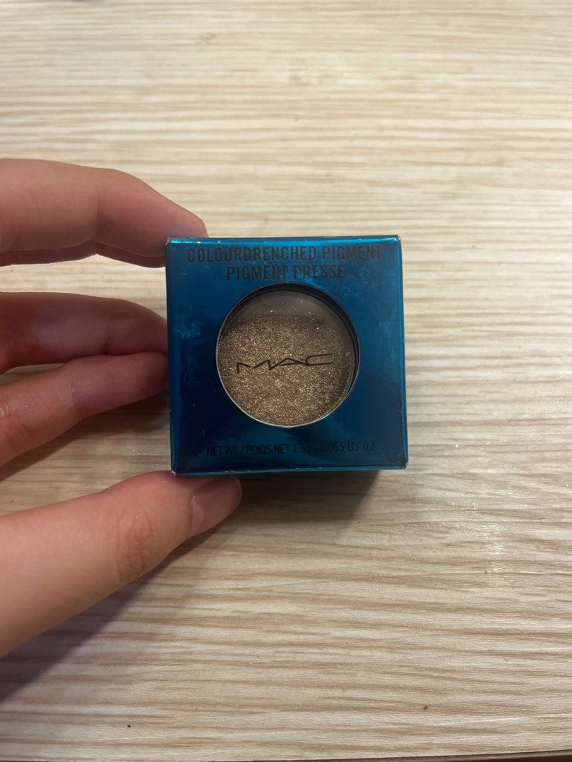 MAC single eyeshadow (Category: Makeup) located in Quezon City. Submitted by micmouse24 (Listing ID 1305965440, Image 3). Description: Shade: night thrill Swatched once only.