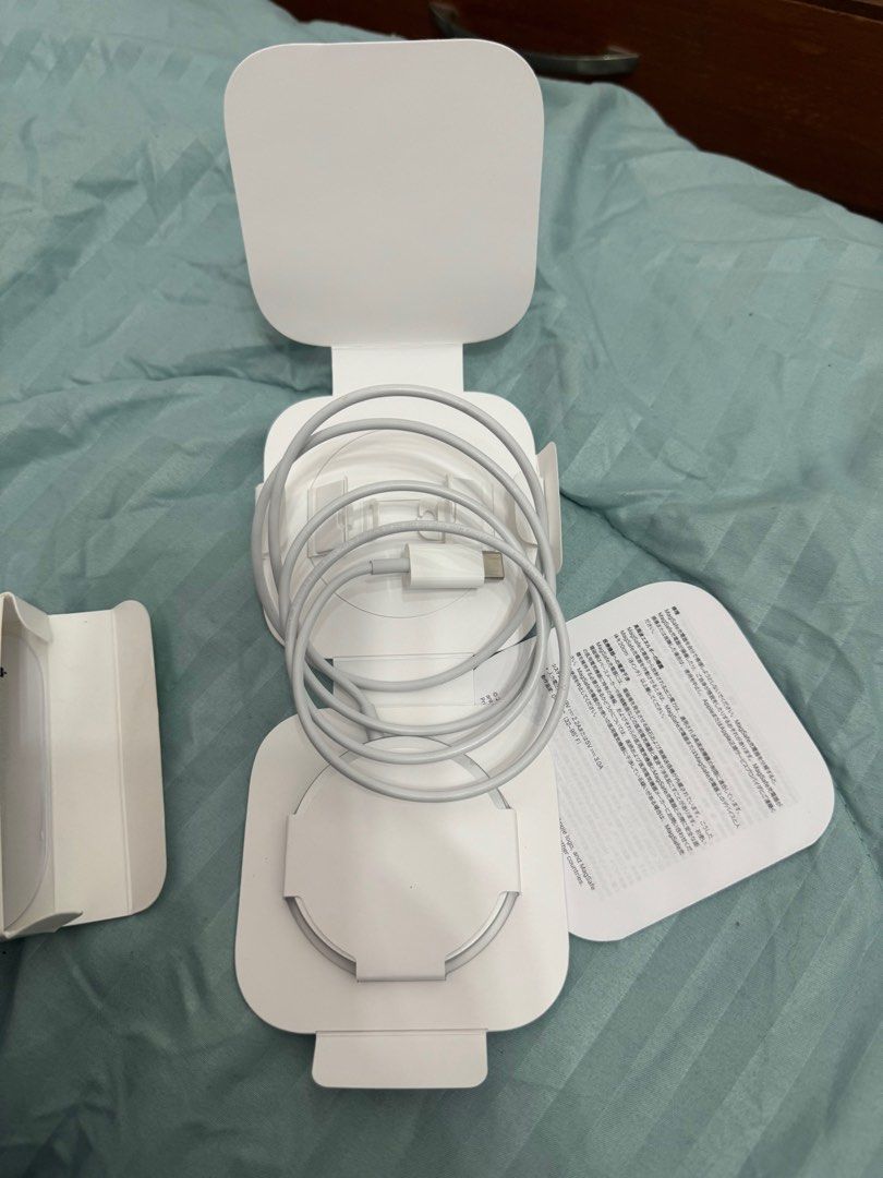 MagSafe Charger Original (Category: Chargers) located in Alaminos. Submitted by j.jpreloved (Listing ID 1305956039, Image 2). Description: Bought at Beyond The Box. just open for testing, almost new.. not using it (using mg niece magsafe) Rfs: need funds.