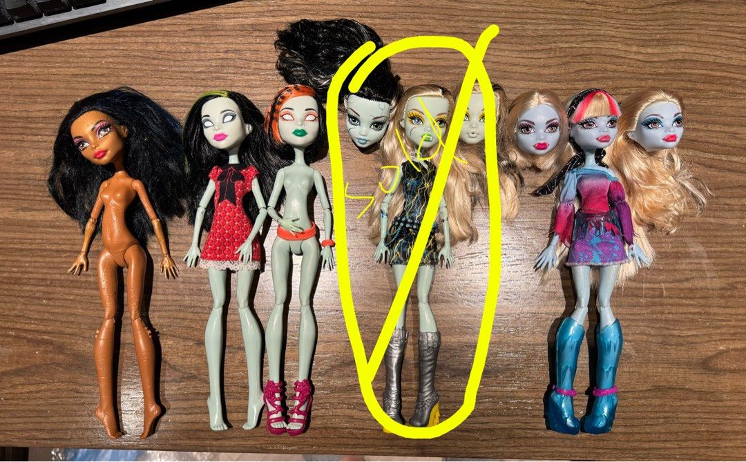 Monster high set Carousell