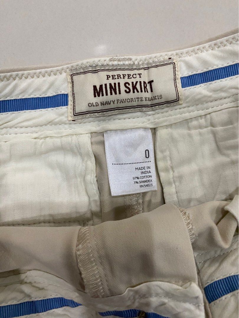 Khaki skirt old navy top
