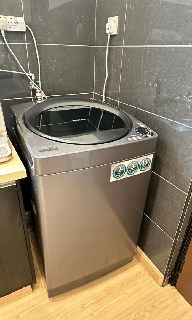 Sharp washing machine (Category: Washing Machines and Dryers) located in Puchong. Submitted by chosenlc (Listing ID 1305995262, Image 1). Description: well function and no issue at all, change due to upgrade. come collect urself.