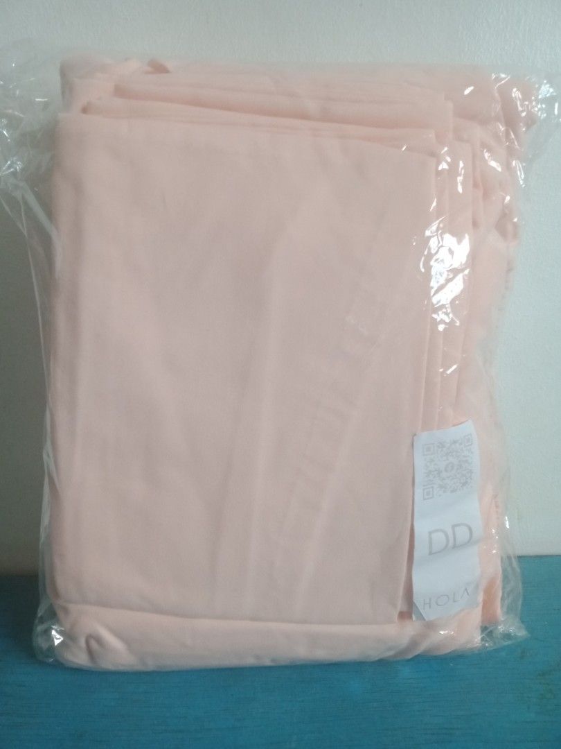 Plain Bedding/Bedsheet Set (Peach) (Category: Bedding & Towels) located in Makati City. Submitted by clutterms (Listing ID 1305910800, Image 1). Description: Plain Bedding/Bedsheet Set (Peach) Size: Double 1 Fitted Sheet/Bed Sheet 48x75 inches 2 Pillowcases (not zipper) 18x28 inches 1 Flat Sheet/Kumot 70x90 inches 👉 the camera wasn't able to capture the exact color so expect it to be a bit different sa personal (but maganda pagka-peach nya). 👉 