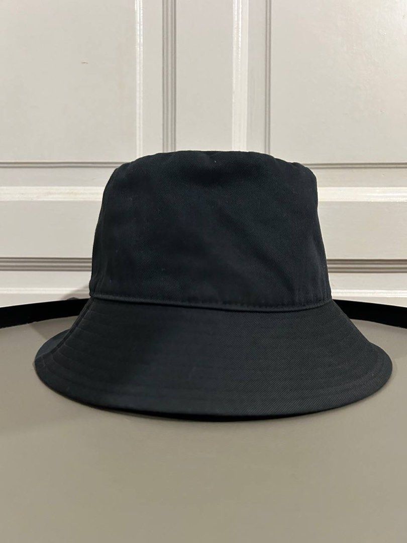 RTP $990) CELINE SEQUIN LOGO BUCKET HAT, Luxury, Accessories  display picture 3