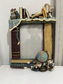 Scholar's Picture Frame The Unique Collection Poly Resin 3D Photo Frame Preloved