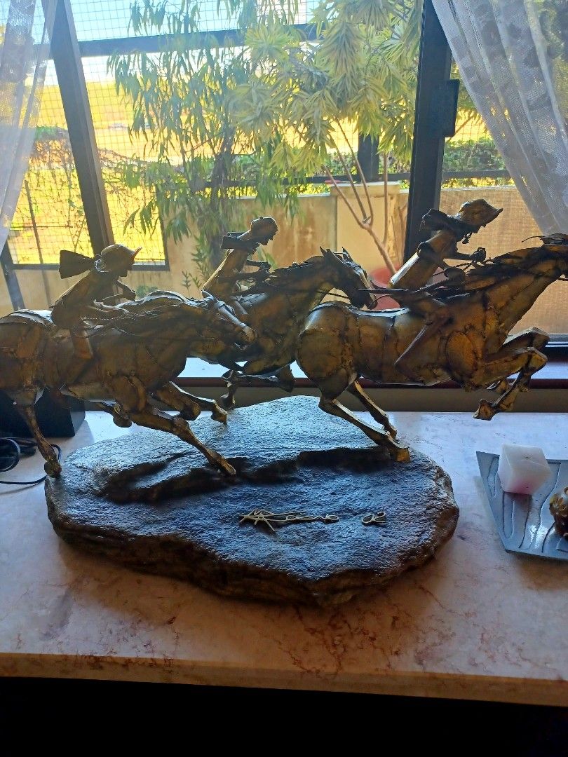 Sculpture Art by Michael Cacnio (Category: Other Home Decor) located in Muntinlupa City. Submitted by victorb85 (Listing ID 1305901548, Image 2). Description: Rare Sculpture Artwork of Michael Cacnio 2002 made on stone Complete with papers Best with Ferrari & Porsche Owners.