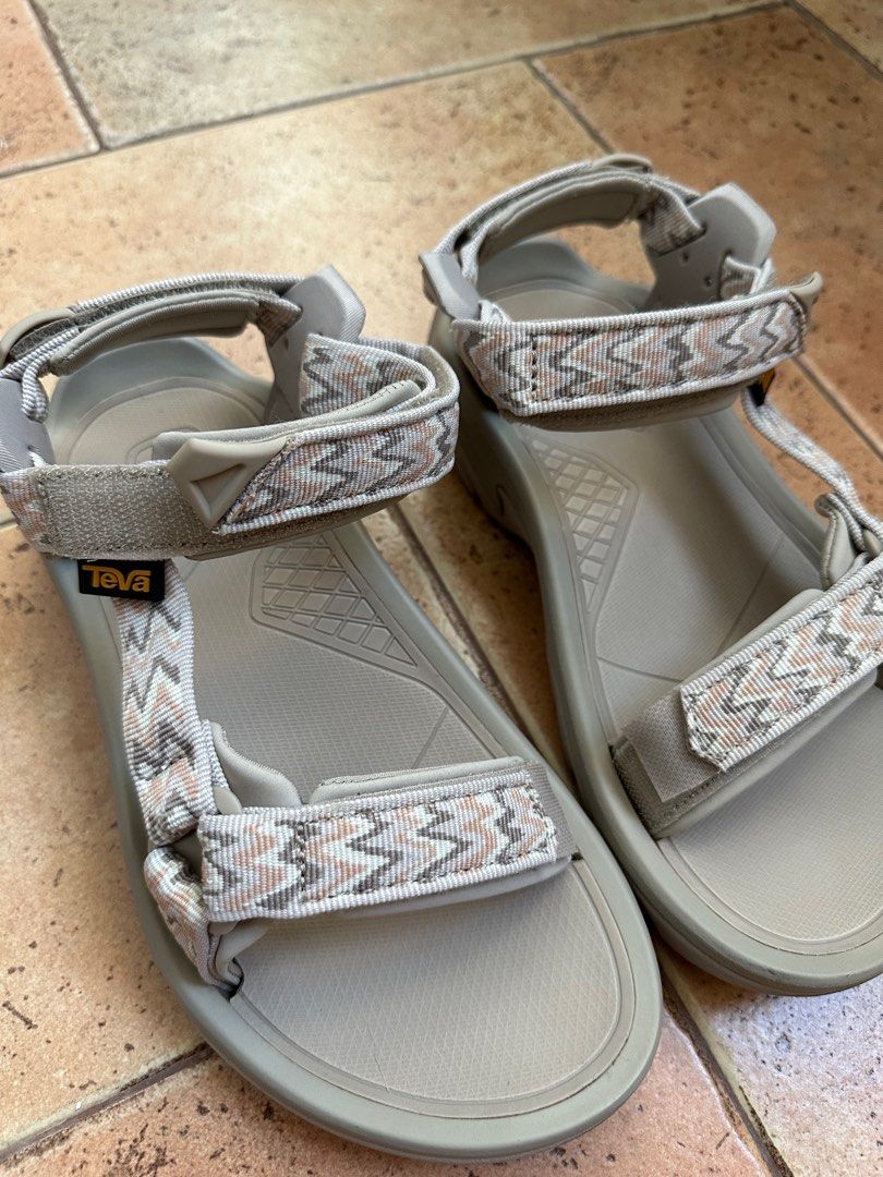 Teva Sandals EU 38 Women s Fashion Footwear Sandals on Carousell