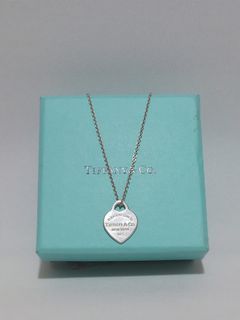 TIFFANY & CO heart tag necklace