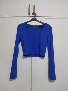 Urban Revivo Long Sleeved Cropped Top