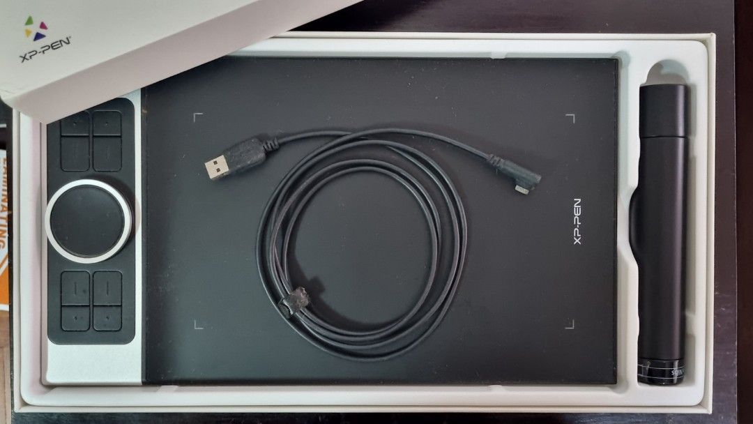 XPEN DECO PRO S (Category: Others) located in Manila. Submitted by momodopo (Listing ID 1305916946, Image 2). Description: Drawing tablet that can be used with adobe photoshop, illustrator and other painting software. Straight plug and play with customizable hotkeys (minimal setup). RFS: Upgraded to a Samsung Tab.