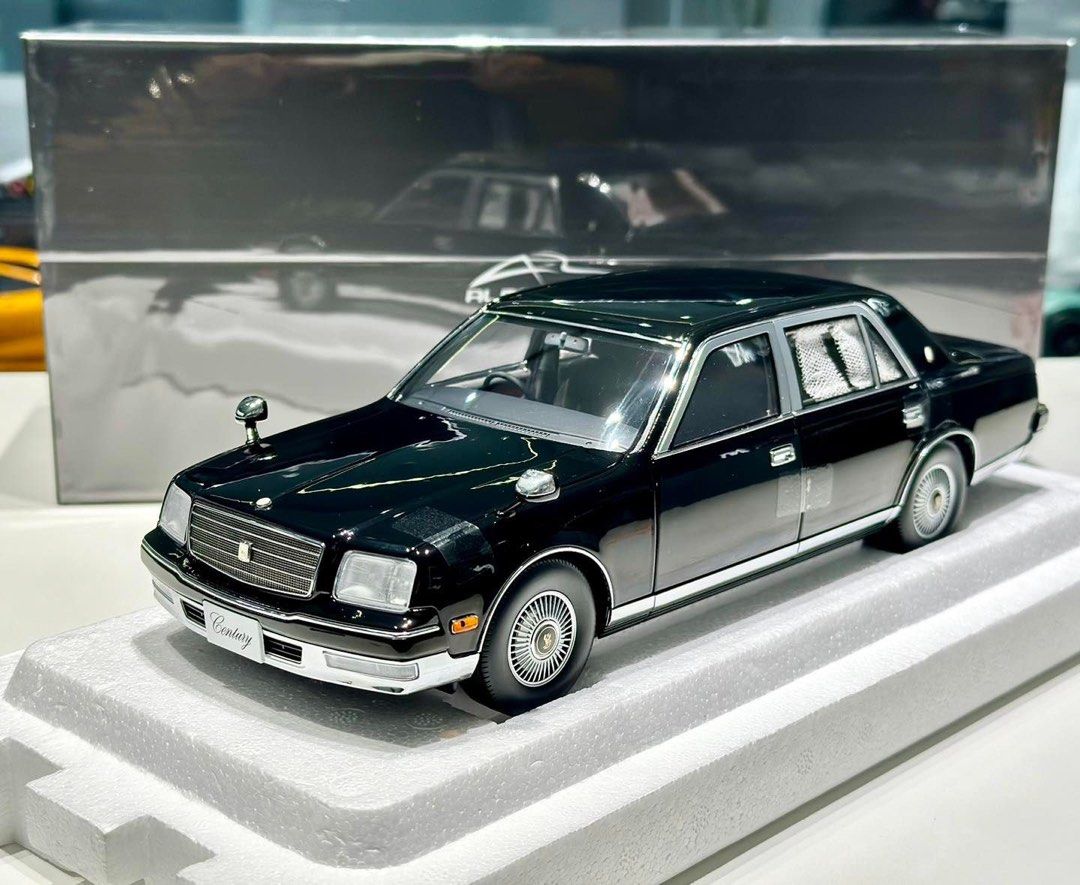 Almost Real 1:18 Toyota Century 1997 Noir - Modèle réduit