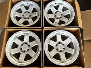 17” Beast 9001 White Mags 6Holes pcd 114 fit Navara or Terra bnew