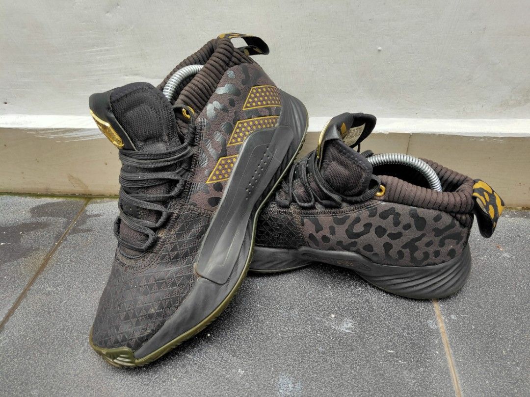 Adidas shoes dame 5 komik Marvel killmonger black panther sepatu basket high limited edition Fesyen Pria Sepatu Sneakers di Carousell