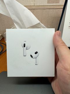 Apple Airpods with Magsafe Charging Case