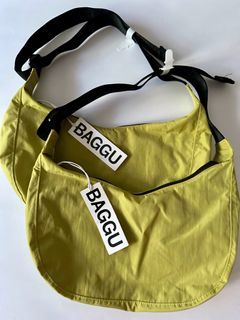 Baggu crescent bag in lemongrass - on hand!