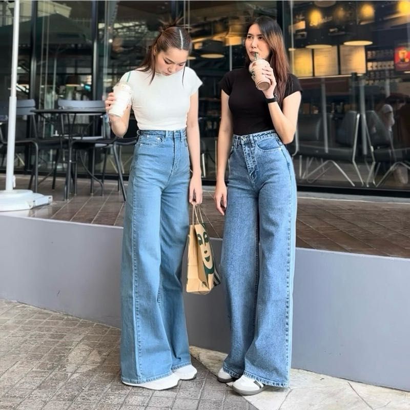 Bershka Highwaist Jeans (Category: Jeans) located in Manila. Submitted by chabachaba (Listing ID 1301319063, Image 1). Description: Like new Very flattering cut Waist Size 31 Length 41-42” Will give free top .