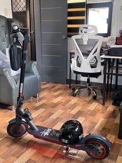 For sale Brandnew Electric Scooter/ Ebike HT-T4 Spec's 25km/h MaxSpeed 30km range 4-5hrs charge time Digital panel With bluetooth can connect thru phone Naka solid tires na sya never na ma f flatan Super sariwa pwedeng pang work at school