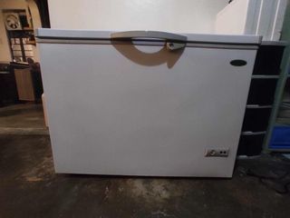 FS: 10 cu ft Union chest freezer inverter. very good condition. RUSH
