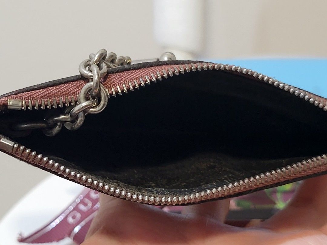 Gucci Blooms Key Pouch, Women's Fashion, Bags Wallets, Purses