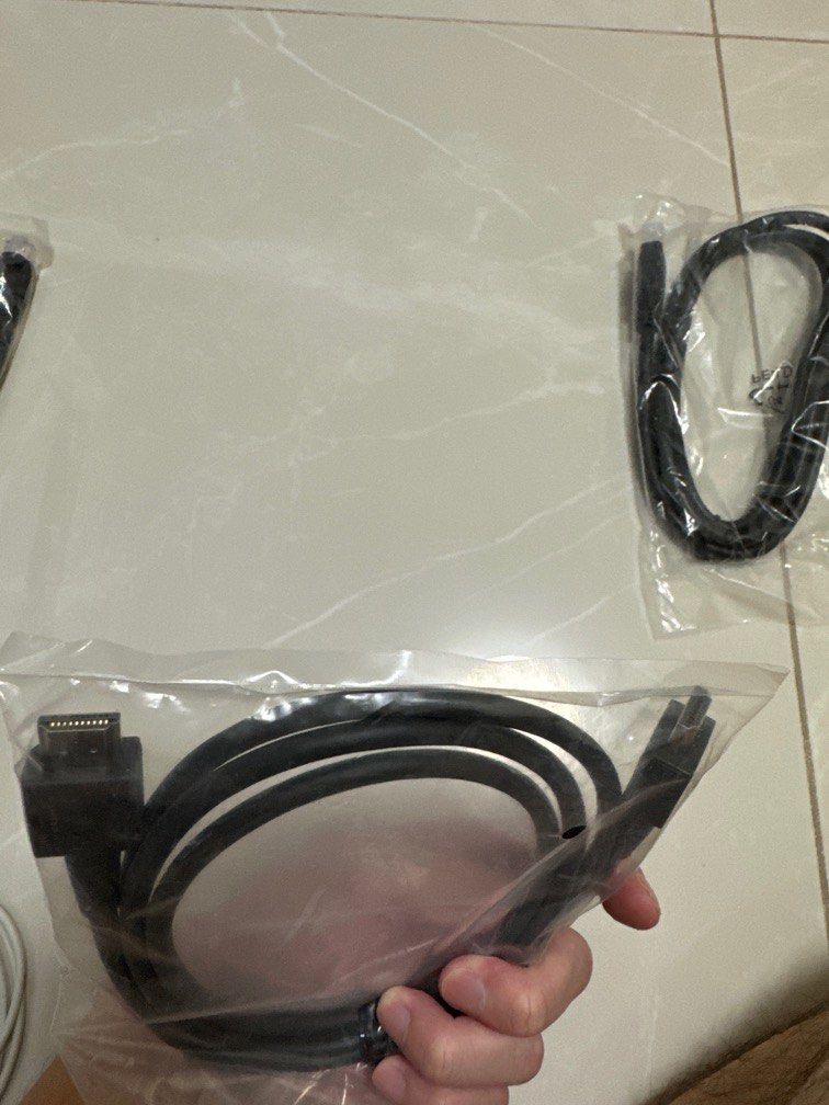 HDMI cables (Category: Cables & Adaptors) located in Singapore. Submitted by zafta10x (Listing ID 1301414421, Image 2). Description: .