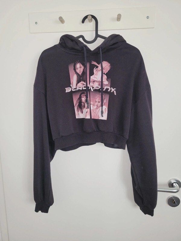 h m blackpink hoodie sweatshirt sale size M dan S bukan bershka Fesyen Wanita Pakaian Wanita Atasan di Carousell