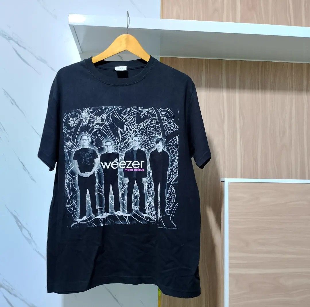 Kaos Weezer - Make Believe, Fesyen Pria, Pakaian , Atasan di Carousell