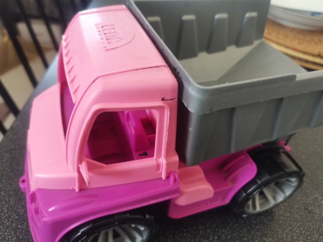 LENA- Big Dump truck-uk surplus (Category: Infant Playtime) located in San Enrique. Submitted by azedc (Listing ID 1301317986, Image 1). Description: Lena Big Dump Truck Uk surplus All wheels working With lock at the bottom.