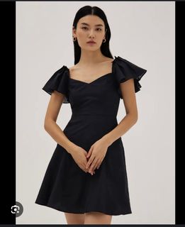 (Category: ) located in . Submitted by cc_wardrobe (Listing ID 1301317912, Image 1). Description: .